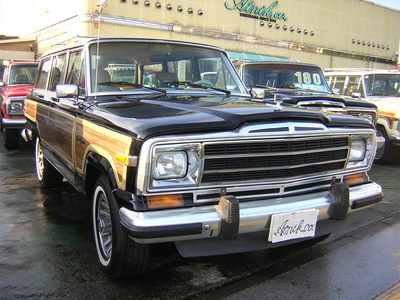 1990年式　ｼﾞｰﾌﾟｸﾞﾗﾝﾄﾞﾜｺﾞﾆｱ　4WD　ブラック/ベージュ